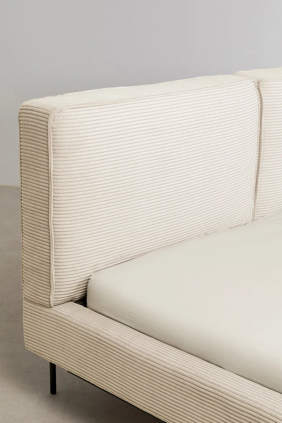 Bed East Side Cord Creme 180x200cm