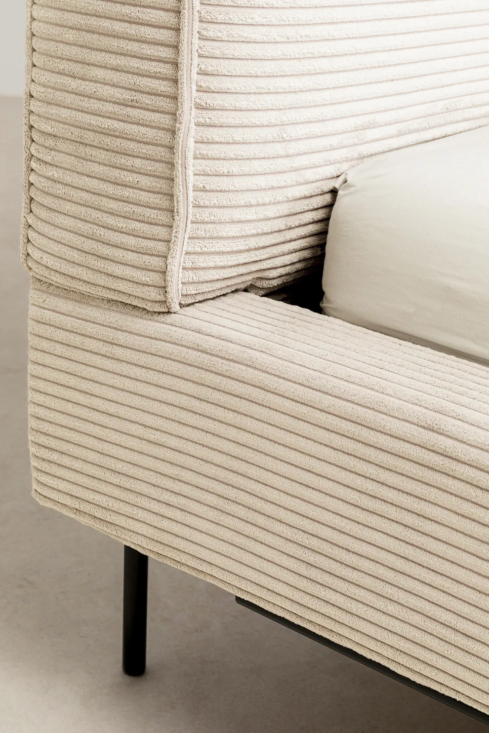 Bed East Side Cord Creme 180x200cm