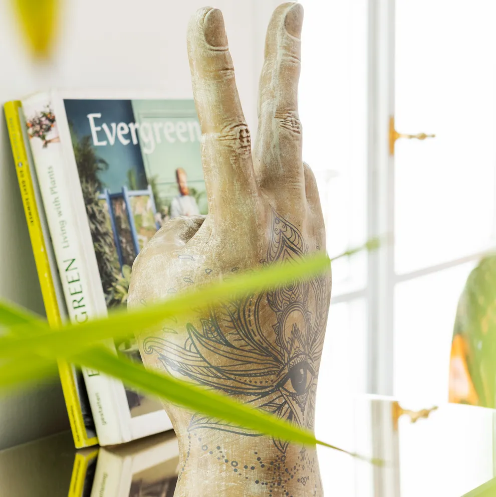 Decofiguur Hand Victory Tattoo Eye 36cm