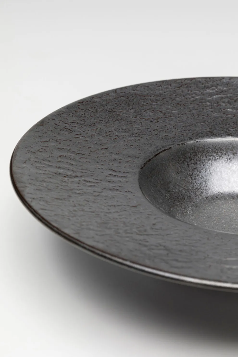 Diep Bord Cosmos Black 27cm