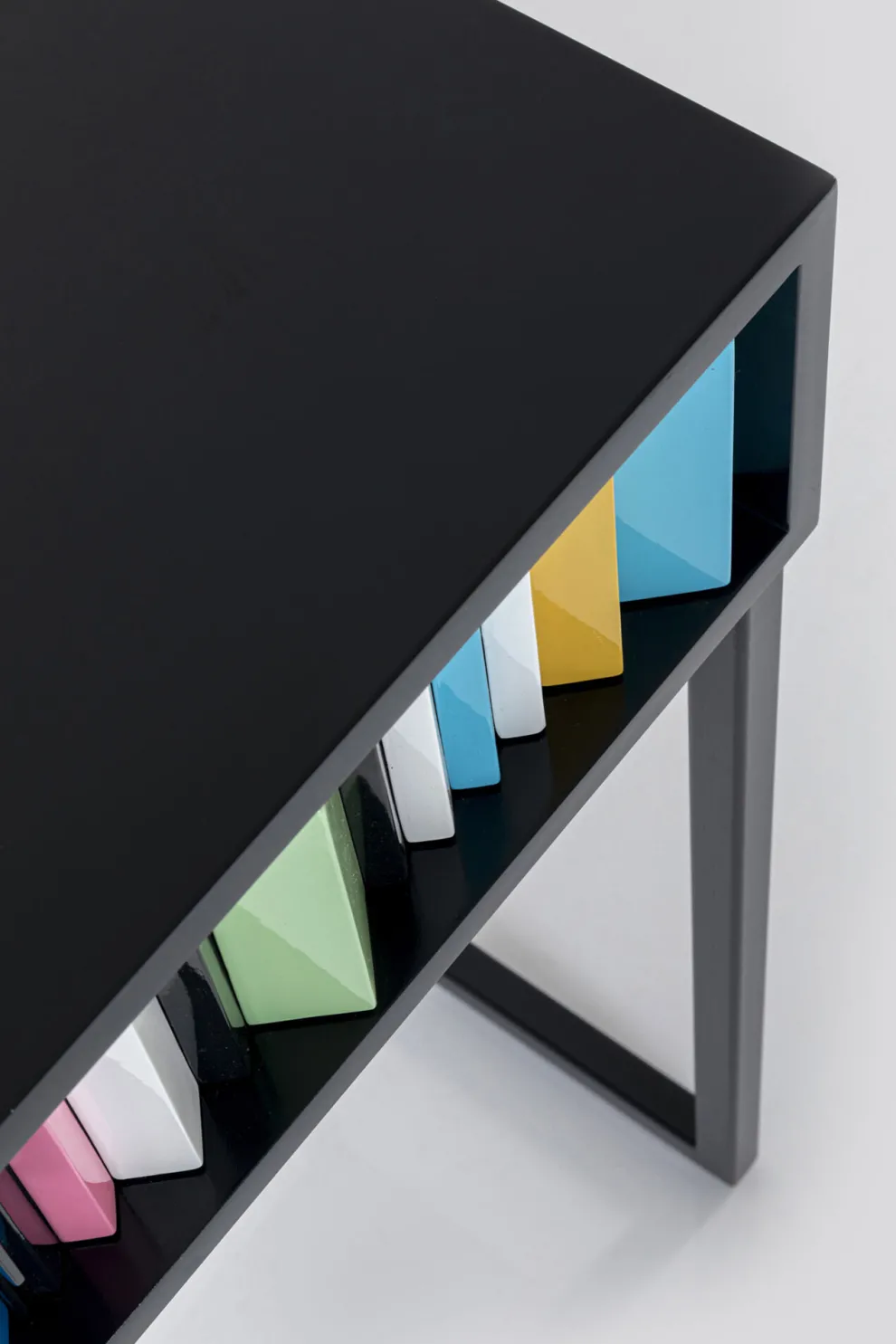 Sidetable Concertina Colore 136x40cm