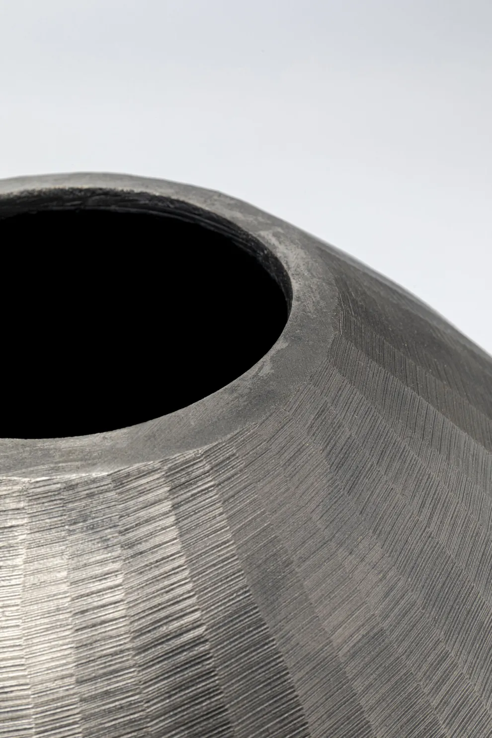 Vaas Sacramento Carving Silver 30cm