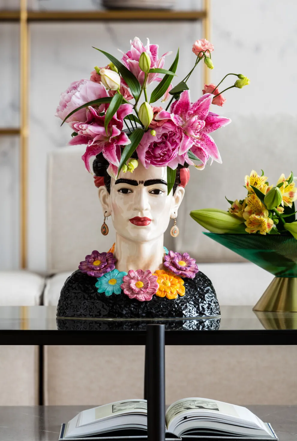 Vaas Style Muse Flowers