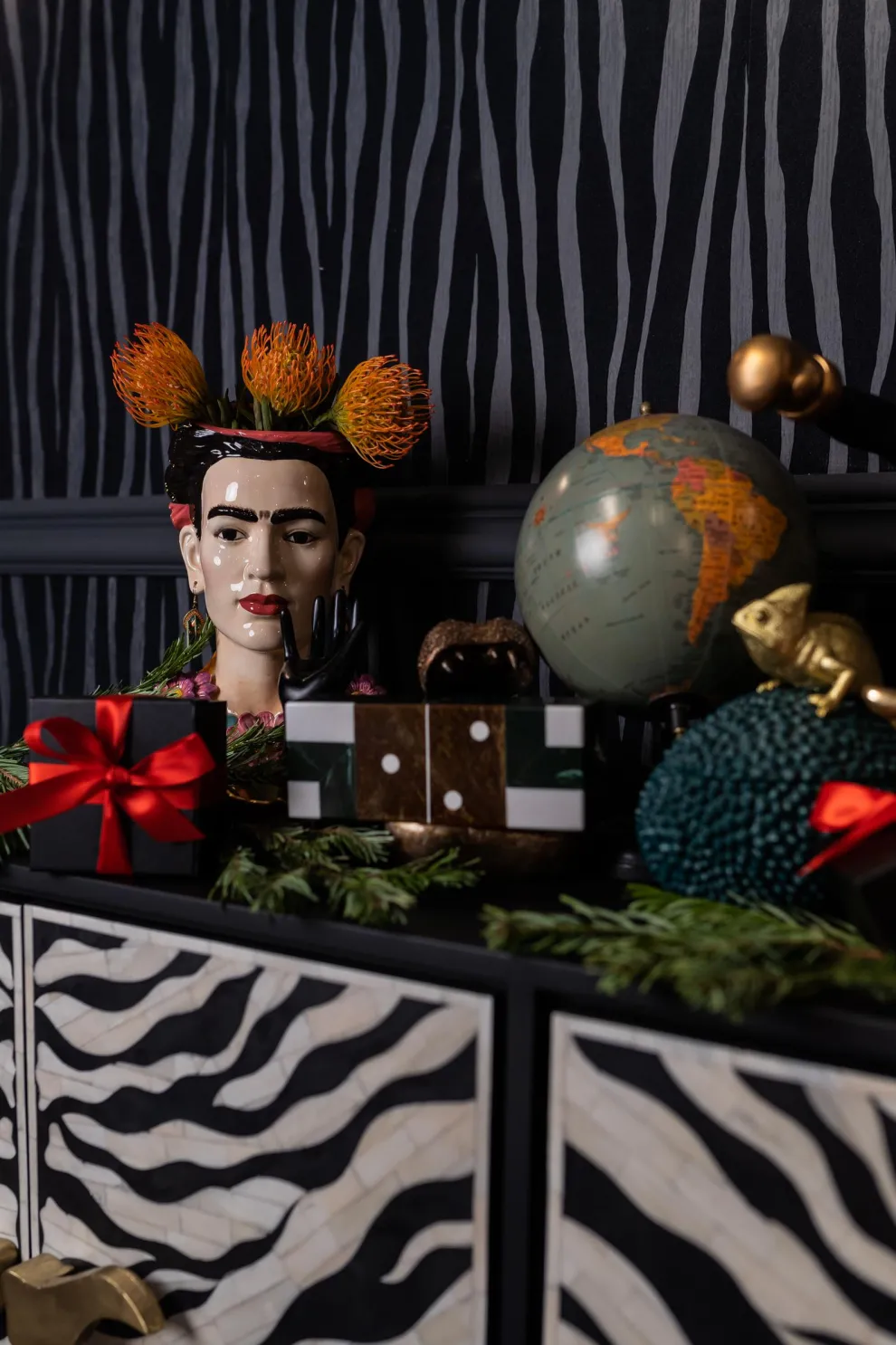 Vaas Style Muse Flowers