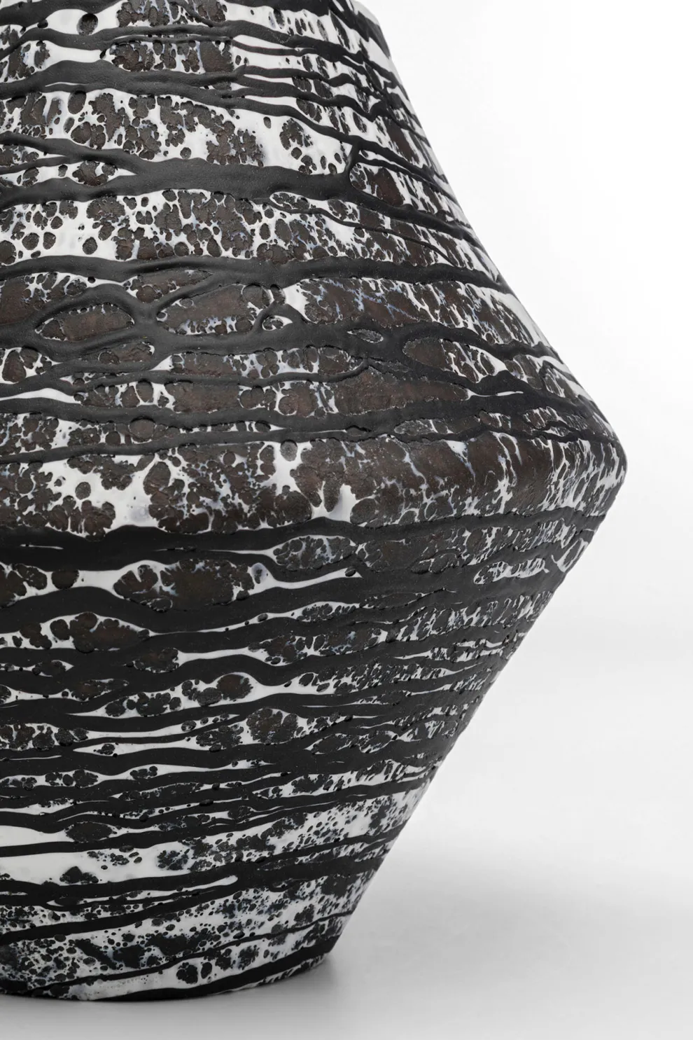 Vaas Volante Black 27cm